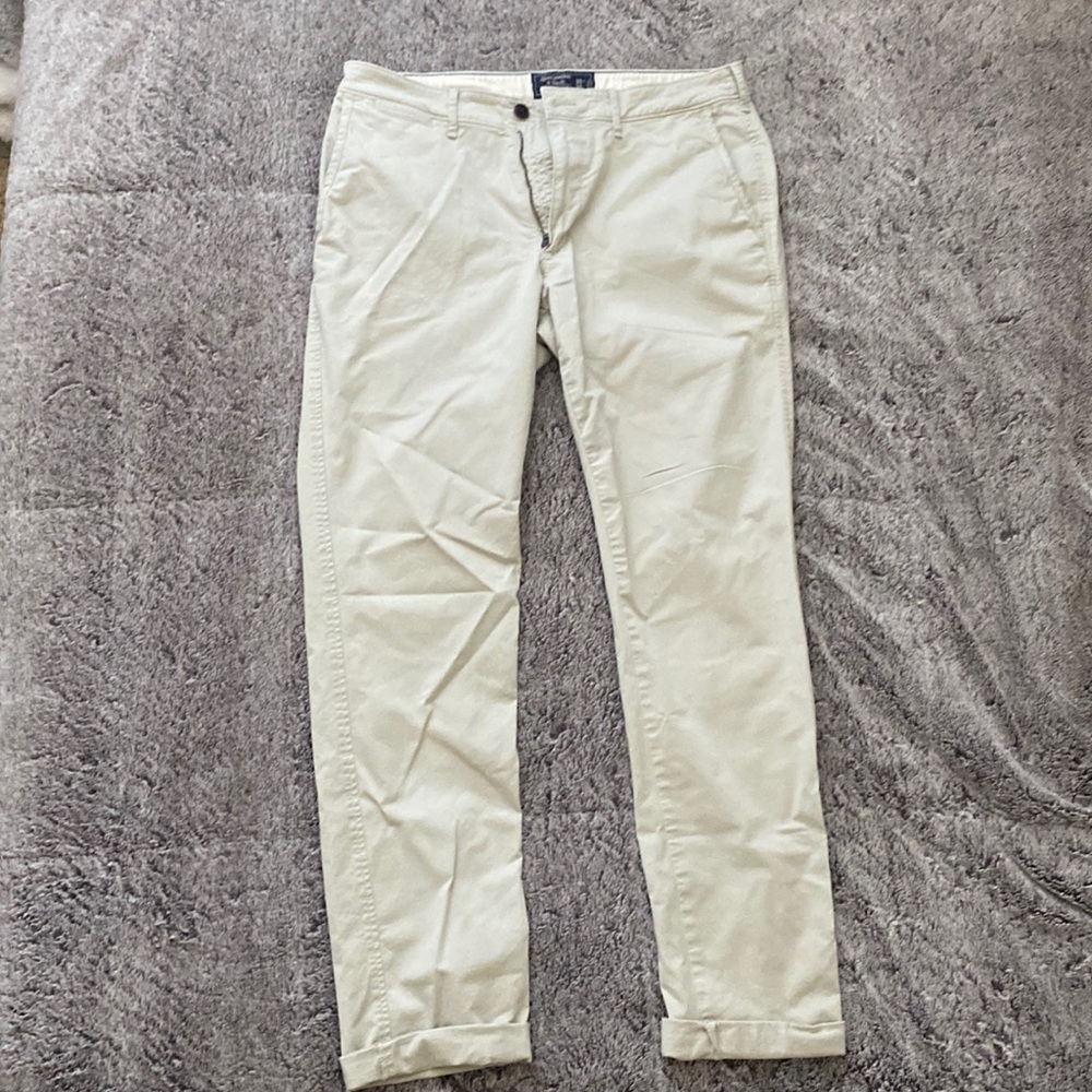 Chinos/Khaki Pants